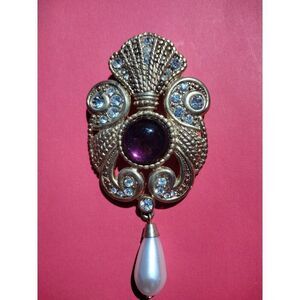 Vintage Signed Jeff Lieb 1980s Brooch Pearl Drop Purple Cabochon Gold Tone Glam